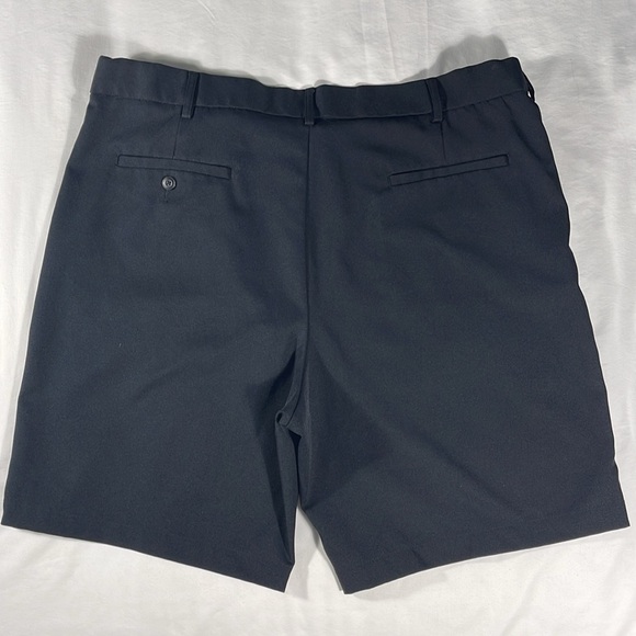 Grand Slam mens black flat front polyester 8.5" inseam Golf shorts - size 42 - Picture 3 of 10